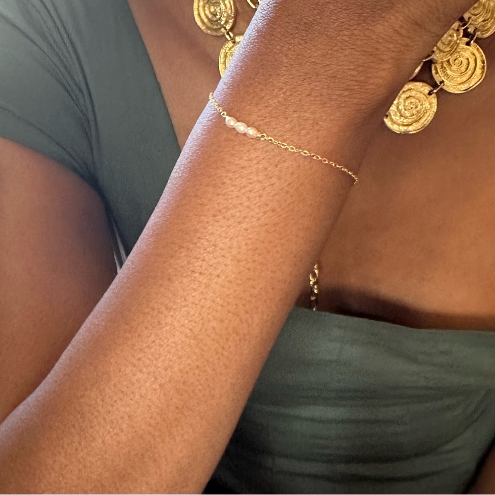 Handmade Multi Freshwater Pearls Gold Chain Bracelet. One size 61/2 -81/…